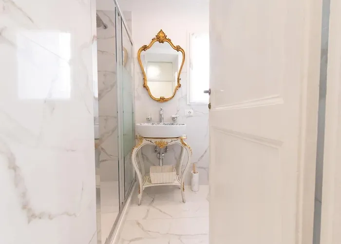 The Best Rent - Three-bedroom Close To Colosseo Apartament Rzym