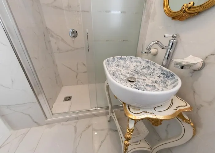 The Best Rent - Three-bedroom Close To Colosseo Apartament *